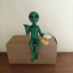 Creative Alien Resin Ornament – Decorative Desktop Figurine for Home and Bar