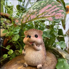 Creative Hedgehog Resin Ornament – Decorative Small Animal Figurine for Garden and Bonsai Layouts