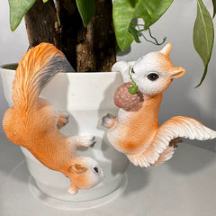 Creative Climbing Animal Resin Figurine – Decorative Hanging Ornament for Garden and Flower Pots