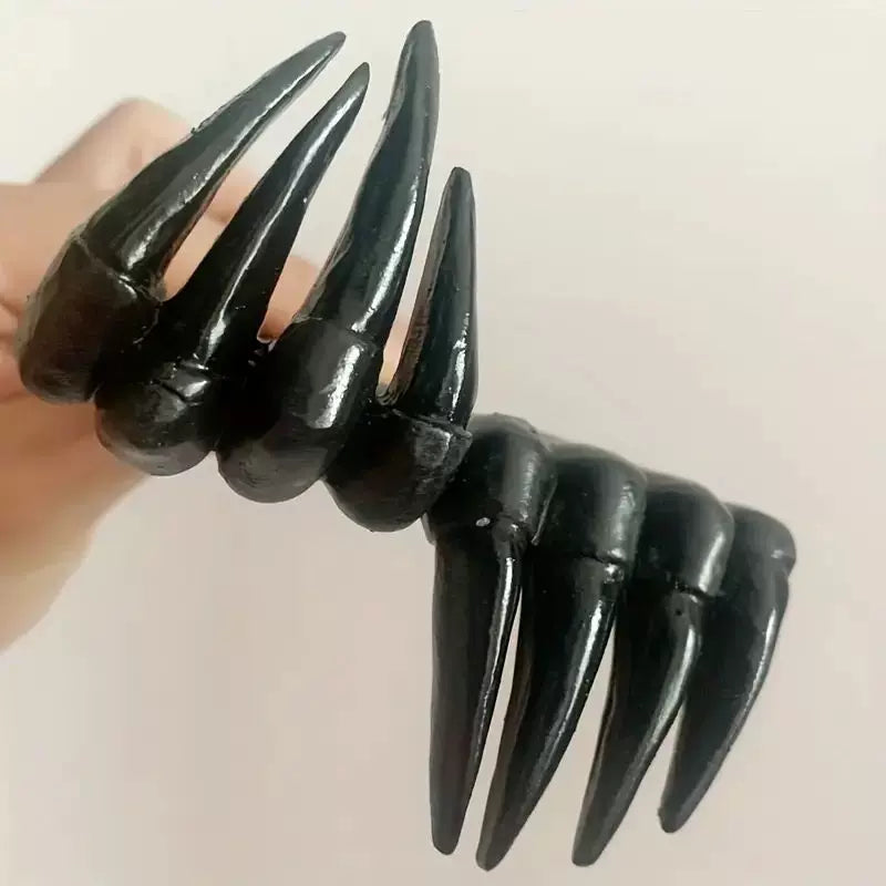 Creative Resin Hand Figurine – Decorative Desktop Bookmark and Bookshelf Ornament