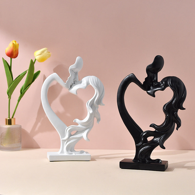 Abstract Kissing Couple Resin Ornament – Modern Minimalist Home & Wedding Decoration