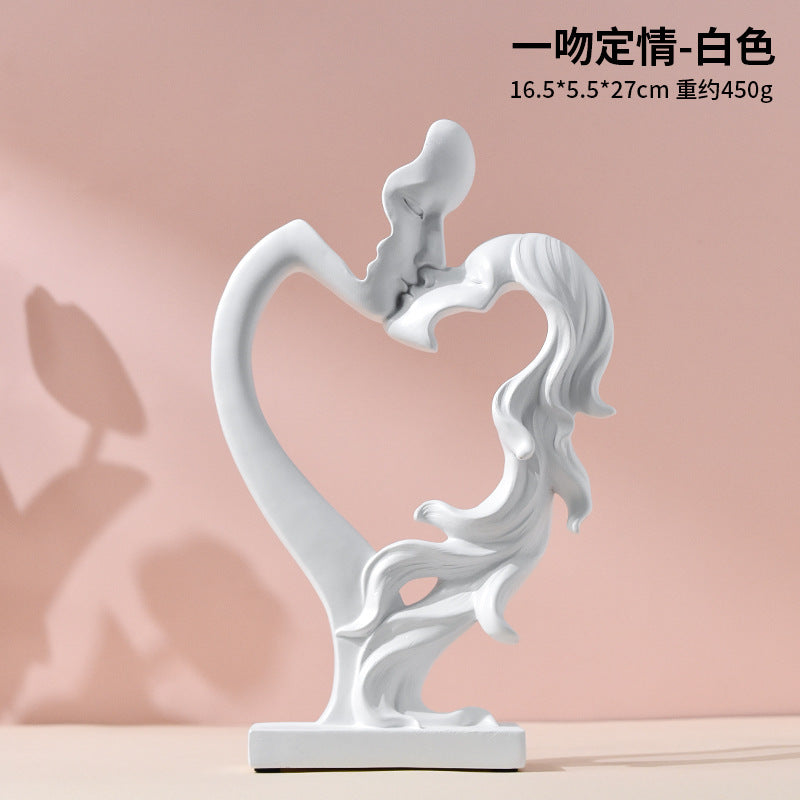 Abstract Kissing Couple Resin Ornament – Modern Minimalist Home & Wedding Decoration