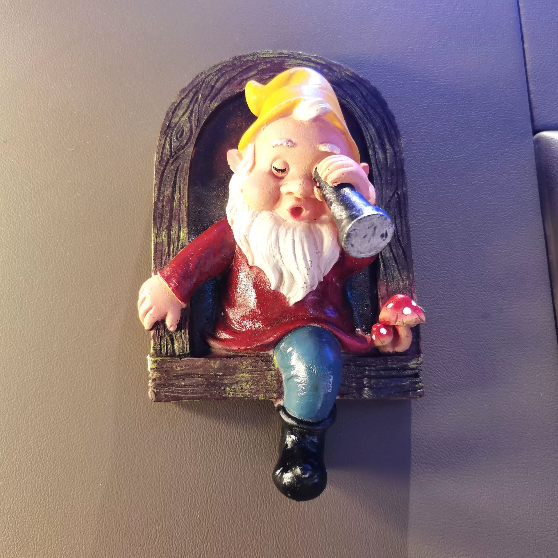 White-Beard Elf Resin Pendant – Decorative Tree Hanging for Garden and Balcony