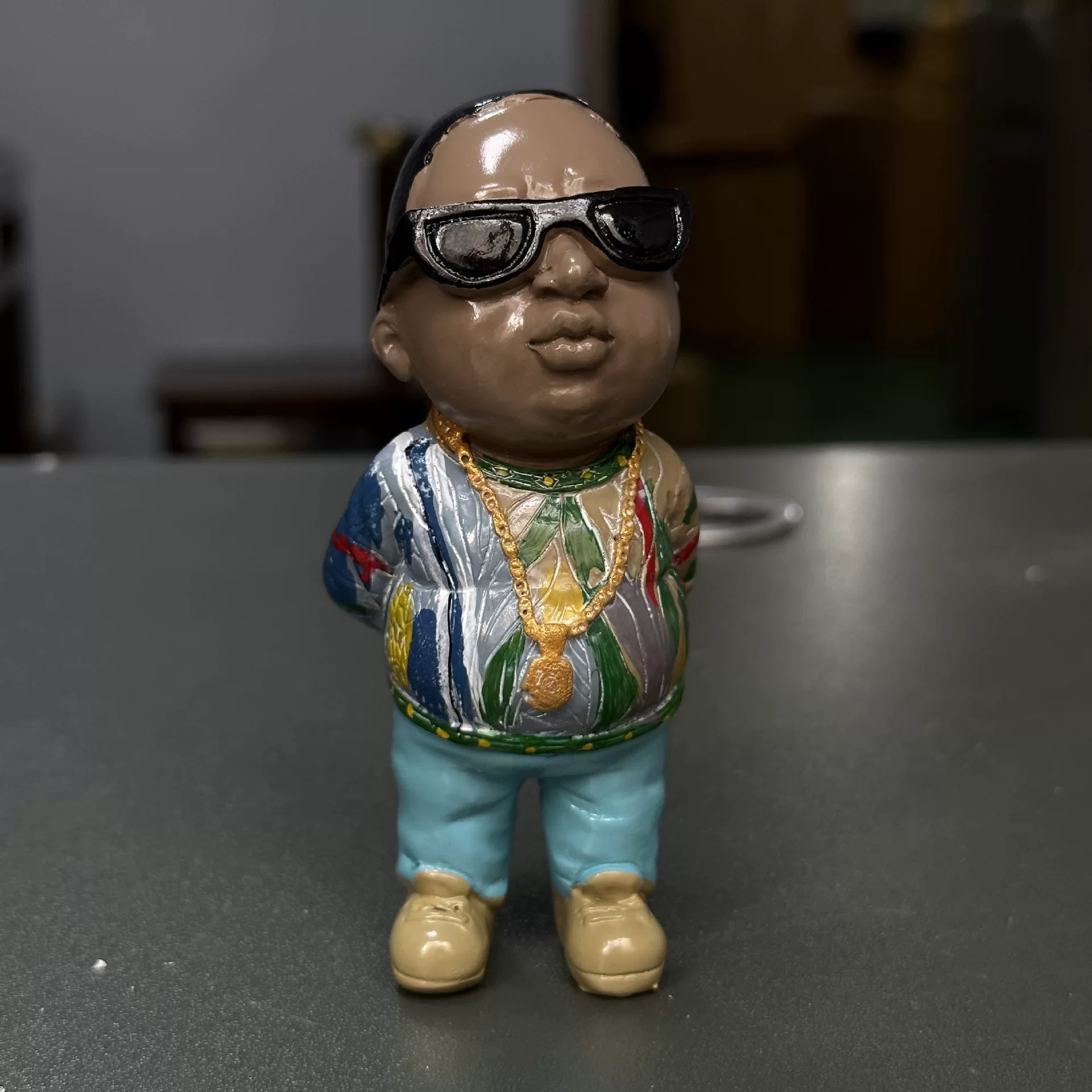 Creative Black Resin Figurine – Decorative Desktop Ornament Character Model