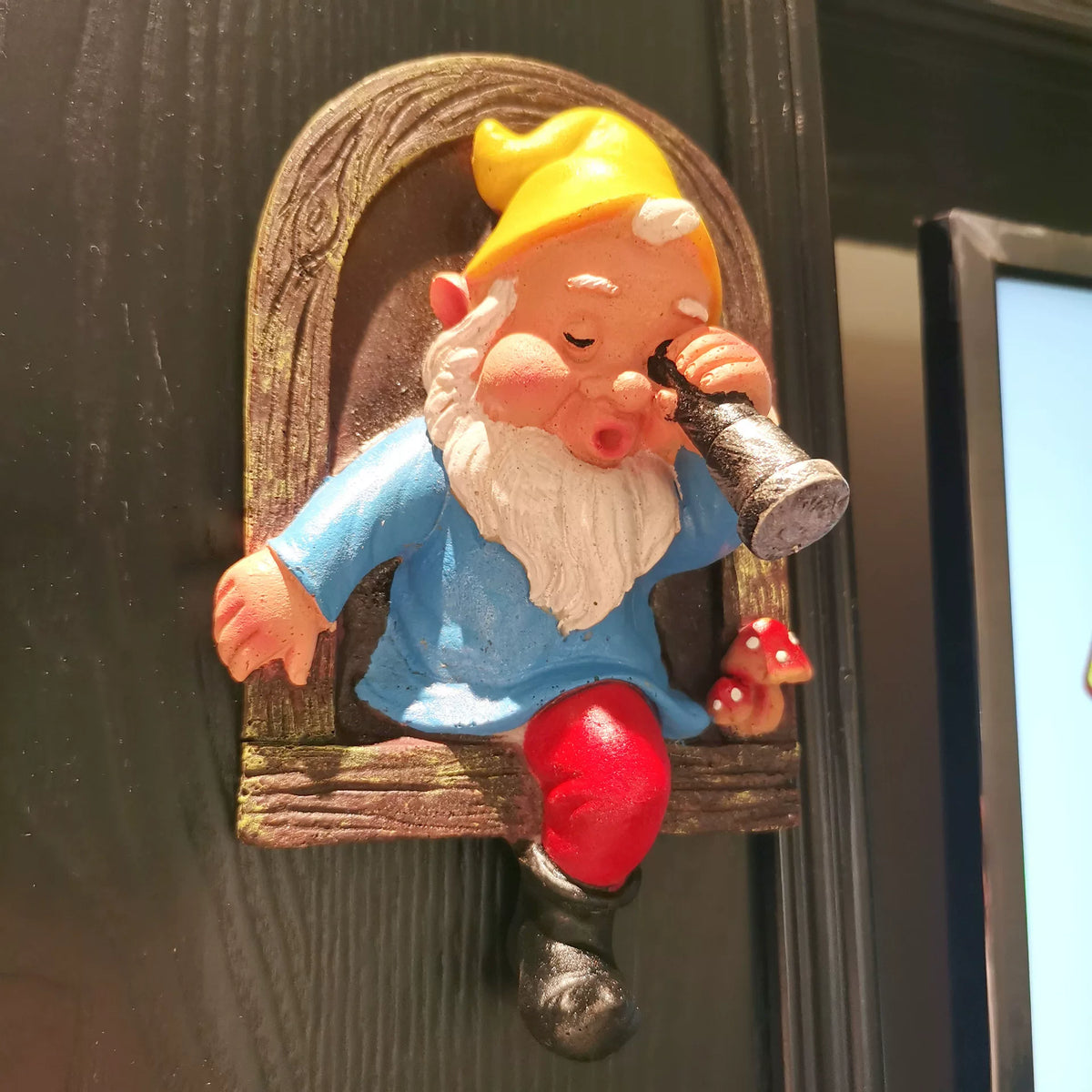 White-Beard Elf Resin Pendant – Decorative Tree Hanging for Garden and Balcony