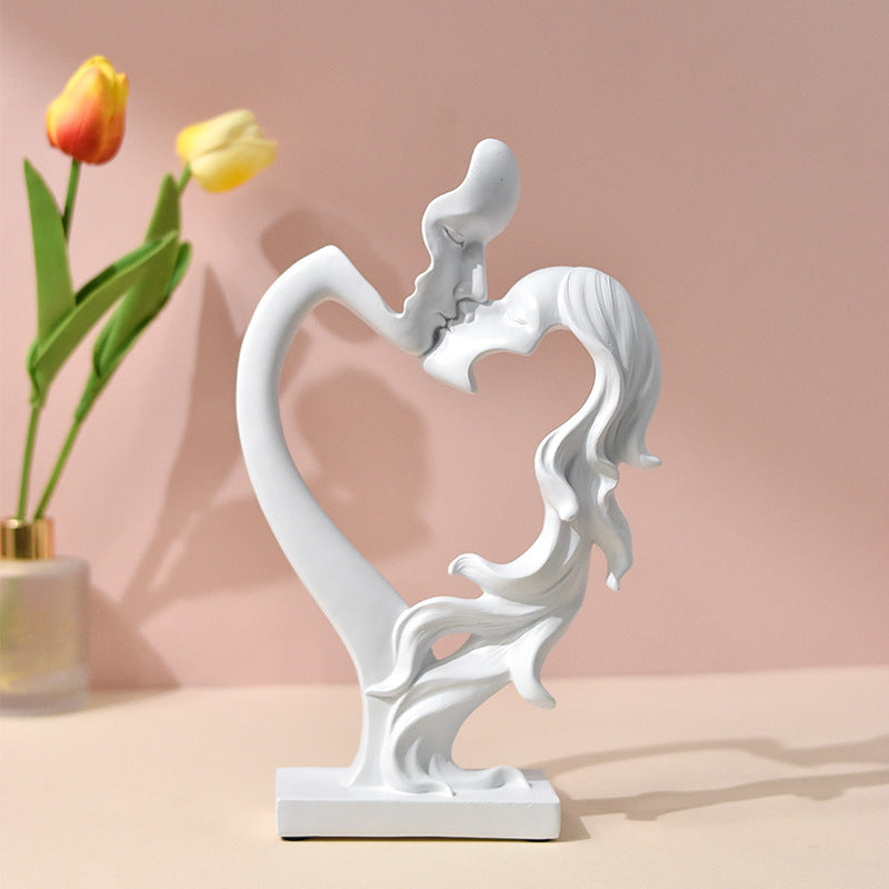 Abstract Kissing Couple Resin Ornament – Modern Minimalist Home & Wedding Decoration